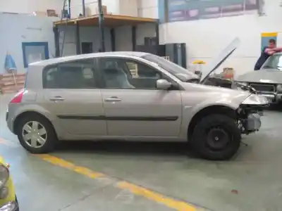 Здавання транспортного засобу renault megane ii berlina 5p confort dynamique року 2005 потужний f9q