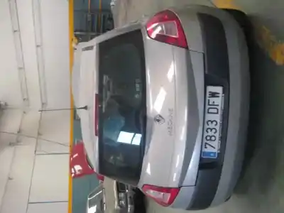 Здавання транспортного засобу renault megane ii berlina 5p confort dynamique року 2005 потужний f9q