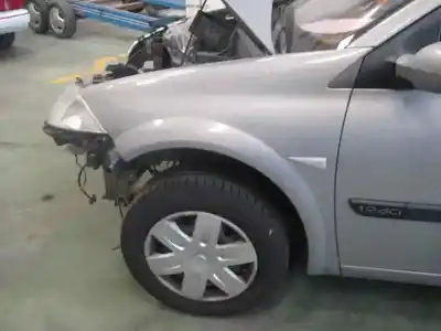 Здавання транспортного засобу renault megane ii berlina 5p confort dynamique року 2005 потужний f9q