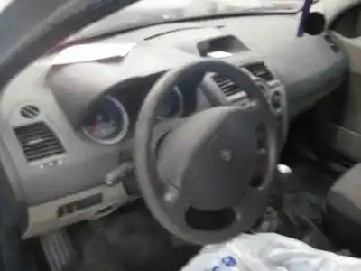 Здавання транспортного засобу renault megane ii berlina 5p confort dynamique року 2005 потужний f9q