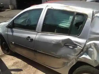 Veicolo di demolizione renault clio iii exception dell'anno 2007 alimentato k9k t7