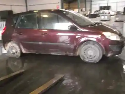 Здавання транспортного засобу RENAULT SCENIC II Confort Dynamique року 2004 потужний F9Q D8