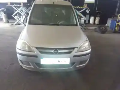 Veicolo di demolizione OPEL COMBO Tour dell'anno 2005 alimentato Z17DTH