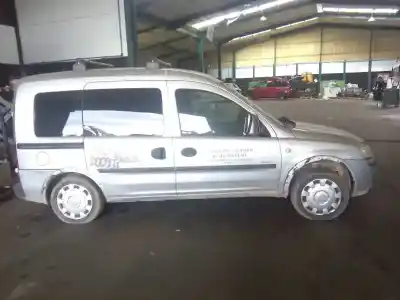 Veicolo di demolizione opel combo tour dell'anno 2005 alimentato z17dth