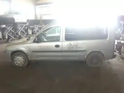 Veicolo di demolizione opel combo tour dell'anno 2005 alimentato z17dth