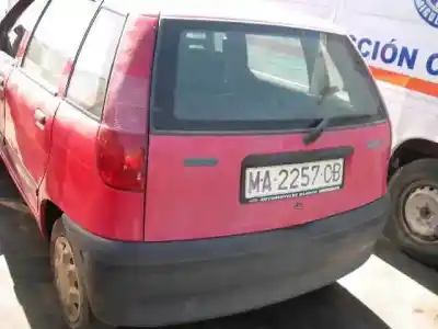 Véhicule à la ferraille FIAT PUNTO BERLINA (176) 1.1 de l'année 1996 alimenté 176B2.000