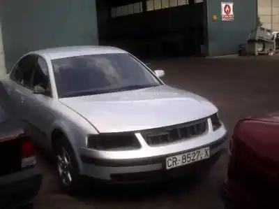 Veículo de Sucata volkswagen passat berlina (3b2) 1.9 tdi do ano 1999 alimentado ajm