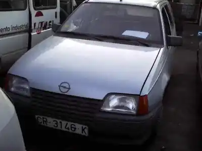Veicolo di demolizione opel kadett e 1.6 dell'anno 1988 alimentato 16sv