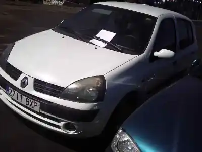 Здавання транспортного засобу RENAULT CLIO II FASE II (B/CB0) 1.5 dCi Diesel року 2002 потужний K9K