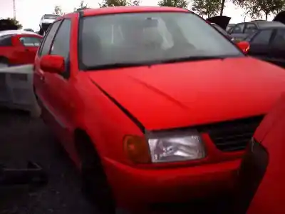 Veículo de Sucata volkswagen polo berlina (6n2) 1.9 diesel do ano 1999 alimentado aef