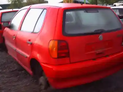 Veículo de Sucata volkswagen polo berlina (6n2) 1.9 diesel do ano 1999 alimentado aef