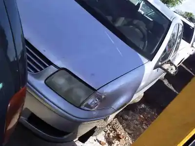 Veículo de Sucata volkswagen polo berlina (6n2) 1.4 16v do ano 2000 alimentado aua