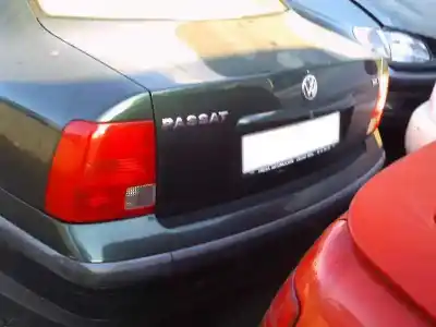 Veículo de Sucata volkswagen passat berlina (3b2) 1.8 20v turbo do ano 1997 alimentado aeb