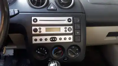 Sloopvoertuig ford fiesta (cbk) 1.3 cat van het jaar 2004 aangedreven a9jb