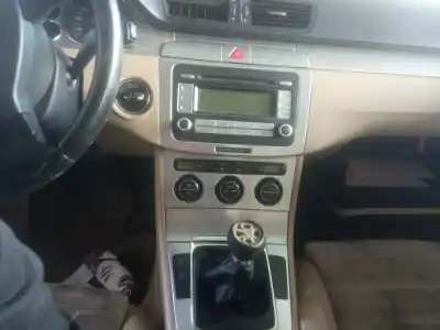 Veículo de Sucata volkswagen passat berlina (3c2) 2.0 tdi do ano 2007 alimentado bkp