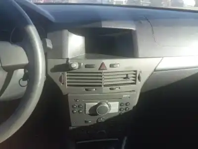 Veículo de Sucata opel astra h berlina 1.7 16v cdti do ano 2006 alimentado z17dth