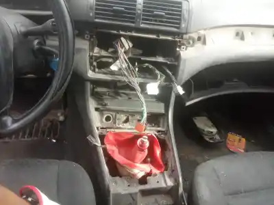 Sloopvoertuig bmw serie 3 compact (e46) 320td van het jaar 2003 aangedreven 204d4