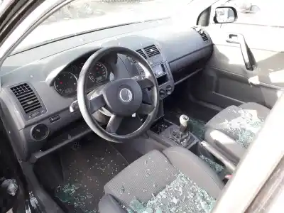 Veículo de Sucata volkswagen polo (9n1) 1.9 tdi do ano 2003 alimentado atd