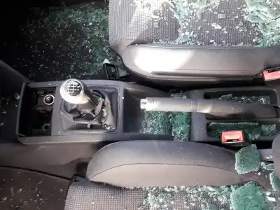 Veículo de Sucata volkswagen polo (9n1) 1.9 tdi do ano 2003 alimentado atd