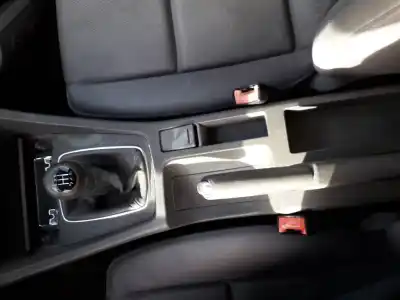 Sloopvoertuig audi a4 berlina (8e) 1.9 tdi (96kw) van het jaar 2002 aangedreven awx