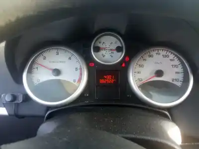 Veículo de Sucata peugeot 207 1.4 hdi do ano 2009 alimentado 8hz