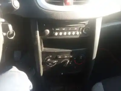 Veículo de Sucata peugeot 207 1.4 hdi do ano 2009 alimentado 8hz