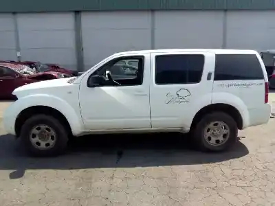 Veículo de Sucata nissan pathfinder (r51) 2.5 dci xe do ano 2007 alimentado yd25