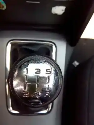 Vehicul casat peugeot 407 sr confort al anului 2006 alimentat 9hz