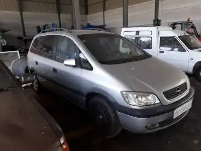 Véhicule à la ferraille opel zafira a 2.0 dti de l'année 2001 alimenté y20dth