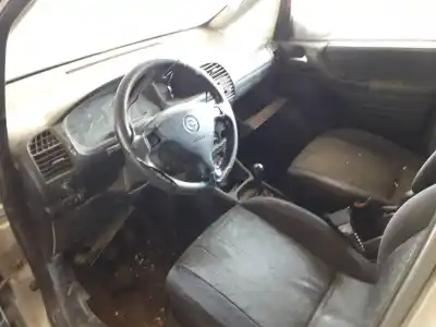 Véhicule à la ferraille opel zafira a 2.0 dti de l'année 2001 alimenté y20dth
