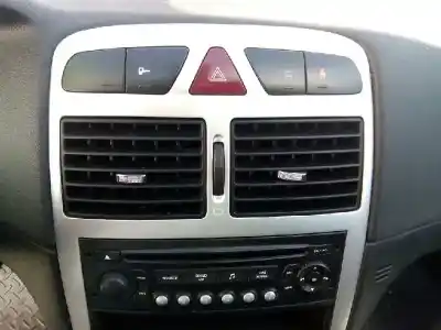 Veículo de Sucata peugeot 307 break/sw (s2) sw pack do ano 2006 alimentado rfj