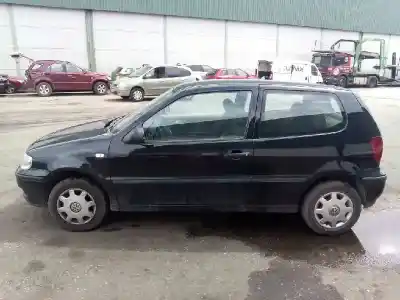 Veículo de Sucata volkswagen polo berlina (6n2) 1.9 diesel do ano 2000 alimentado agd