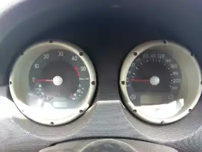 Veículo de Sucata volkswagen polo berlina (6n2) 1.9 diesel do ano 2000 alimentado agd