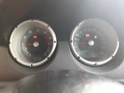 Veículo de Sucata volkswagen polo berlina (6n2) 1.4 tdi do ano 2001 alimentado amf