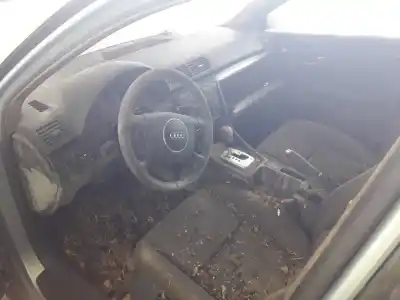 Veículo de Sucata audi a4 berlina (8e) 2.5 v6 24v tdi cat (aym) do ano 2002 alimentado aym