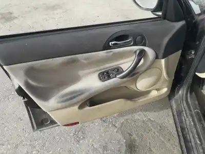 Veículo de Sucata alfa romeo 147 (190) 1.9 jtd distinctive do ano 2002 alimentado 937a2000