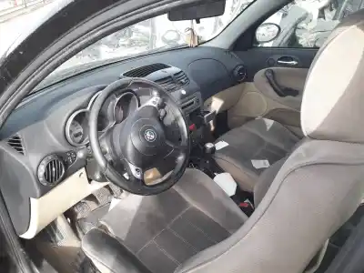 Veículo de Sucata alfa romeo 147 (190) 1.9 jtd distinctive do ano 2002 alimentado 937a2000