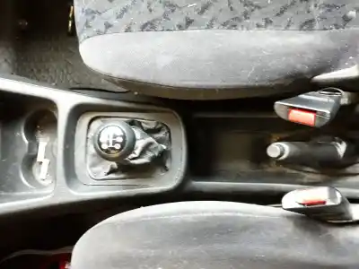 Veículo de Sucata opel zafira a 2.0 dti do ano 2002 alimentado y20dth