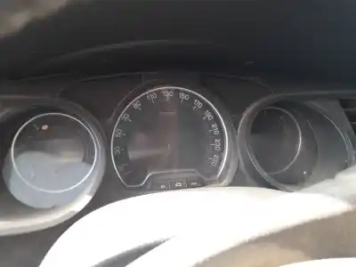 Veículo de Sucata citroen c5 berlina 2.0 hdi fap do ano 2009 alimentado rhf