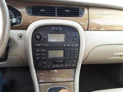 Veículo de Sucata jaguar x-type 2.1 v6 24v cat do ano 2002 alimentado yb