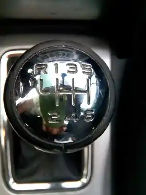 Veículo de Sucata peugeot 407 premium do ano 2007 alimentado rhr