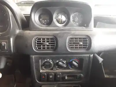 Veículo de Sucata hyundai precision galloper 2.5 do ano 2000 alimentado d4bh