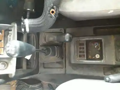 Veículo de Sucata hyundai precision galloper 2.5 do ano 2000 alimentado d4bh