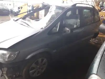 Véhicule à la ferraille opel zafira a 2.0 dti de l'année 2004 alimenté y20dth