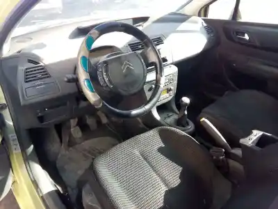 Veículo de Sucata citroen c4 coupe vtr plus do ano 2005 alimentado 9hy