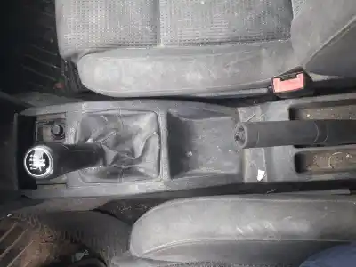 Veículo de Sucata volkswagen polo (9n1) 1.4 tdi do ano 2002 alimentado amf