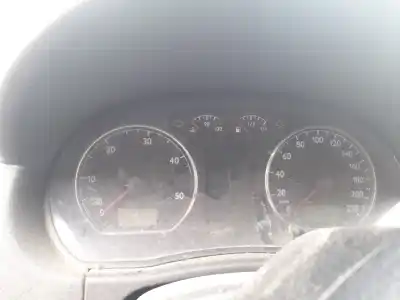 Veículo de Sucata volkswagen polo (9n1) 1.4 tdi do ano 2002 alimentado amf