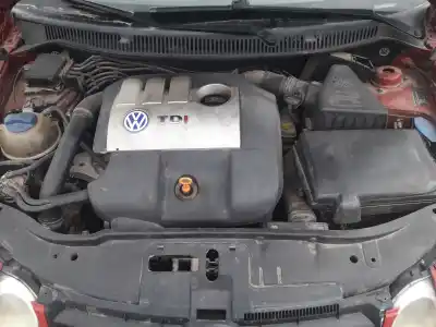 Veículo de Sucata volkswagen polo (9n1) 1.4 tdi do ano 2002 alimentado amf