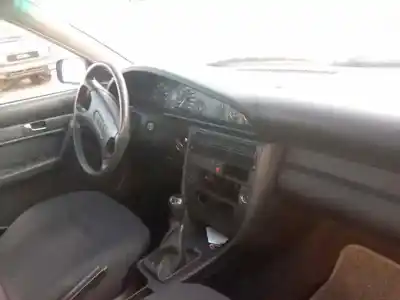 Veículo de Sucata audi 100 berlina (443) 2.3 cat (nf) do ano 1992 alimentado aap