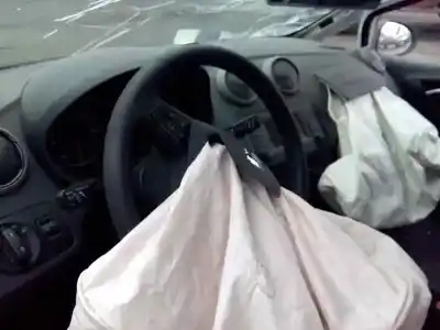 Veicolo di demolizione seat ibiza sc (6j1) 1.4 tdi dell'anno 2015 alimentato 